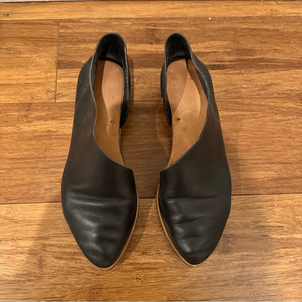 Sevilla Smith Sandy flats in black leather
